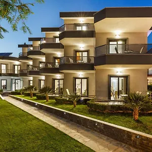 https://ilis-villas-nikiti-sithonia.hotelschalkidiki.net