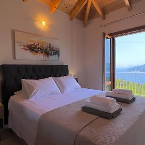 https://villa-vassilis.kefaloniahotels.net